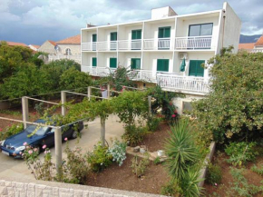 Apartments and rooms by the sea Sucuraj, Hvar - 12887  Сучурай 
